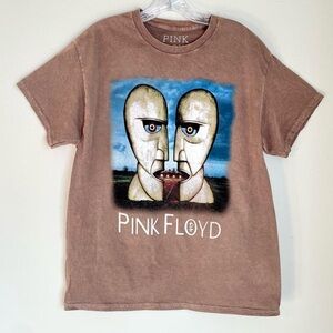 Vintage-style Pink Floyd North American Tour 1994 graphic tee 🤎